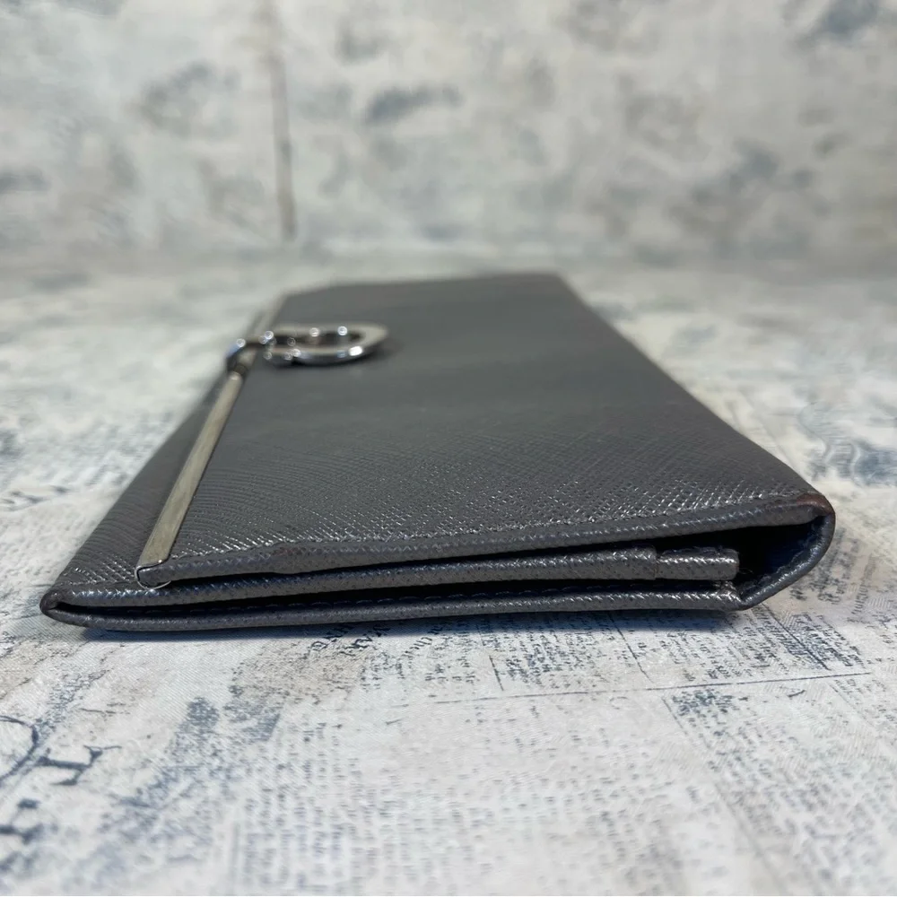 Salvatore Ferragamo Gancini Continental Leather Wallet GJ224633 Made in Italy